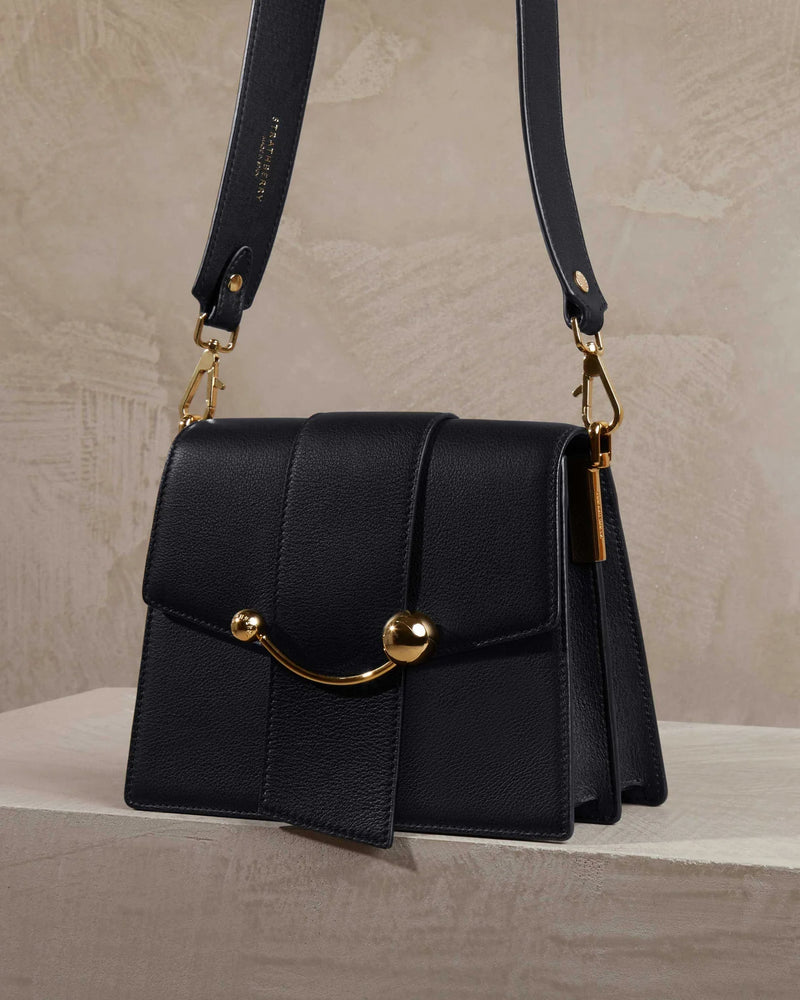 AURORIA: EL BOLSO QUE TRANSFORMA TU ESTILO