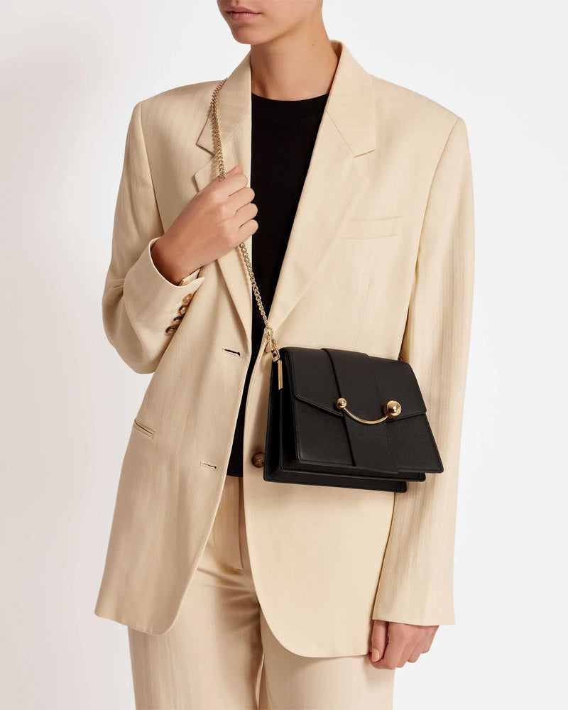 AURORIA: EL BOLSO QUE TRANSFORMA TU ESTILO
