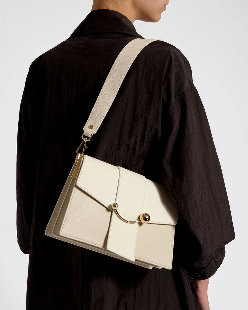 AURORIA: EL BOLSO QUE TRANSFORMA TU ESTILO