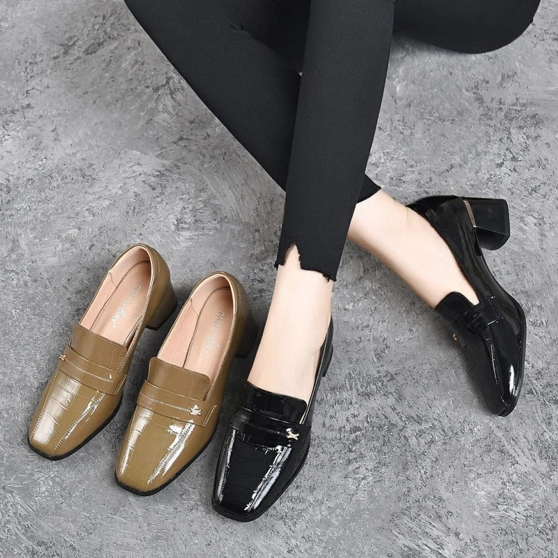 ElegantCharm™ – Mocasines de Tacón en Charol