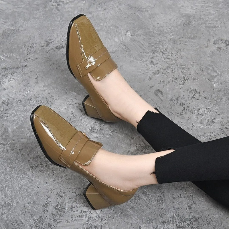 ElegantCharm™ – Mocasines de Tacón en Charol